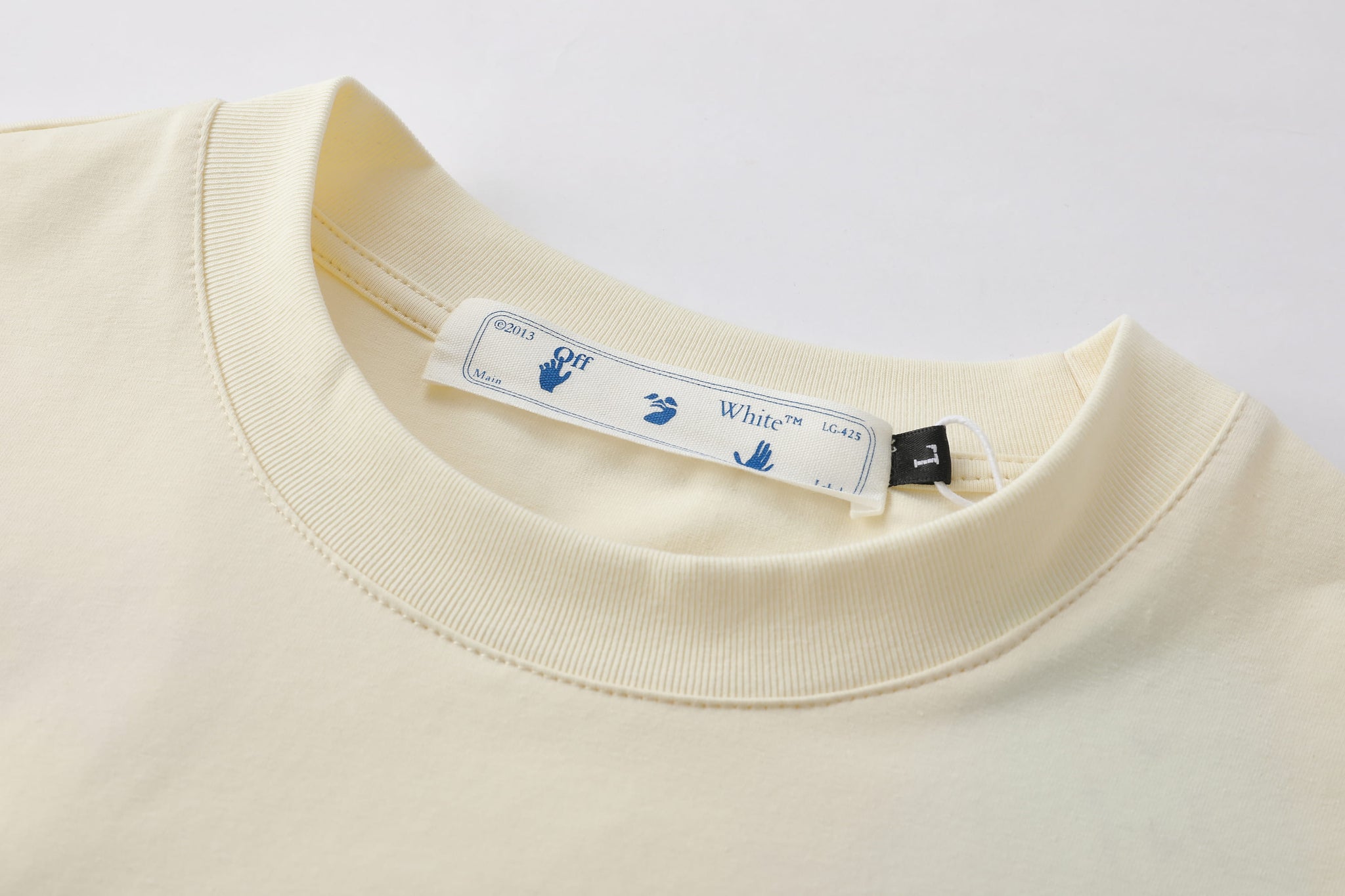 Camiseta 66792 Estampada Crema Para Hombre