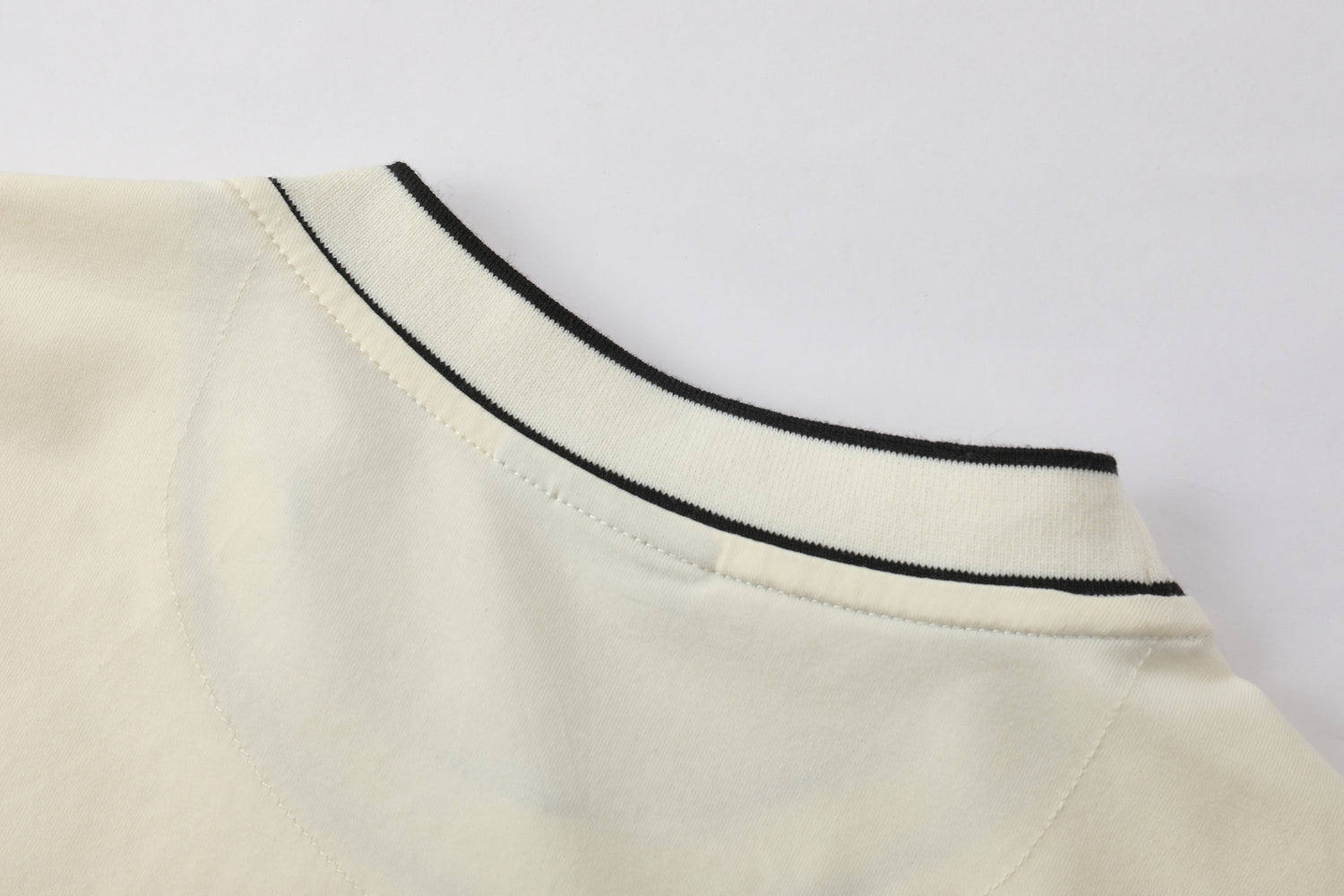 Camiseta 66045 Básica Crema Para Hombre