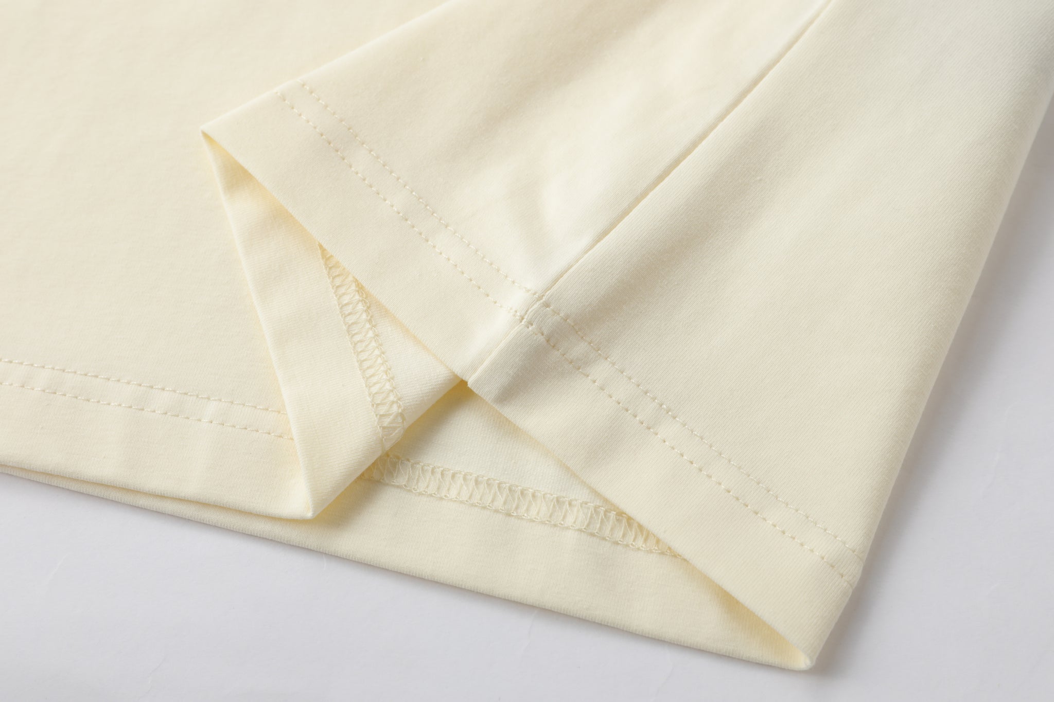 Camiseta 66780 Estampada Crema Para Hombre