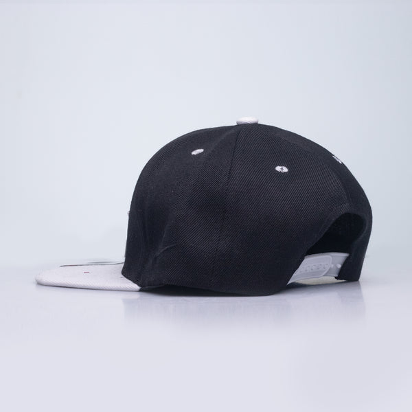 GORRA NKE PLANA 501-101 NEGRA/BLANCA