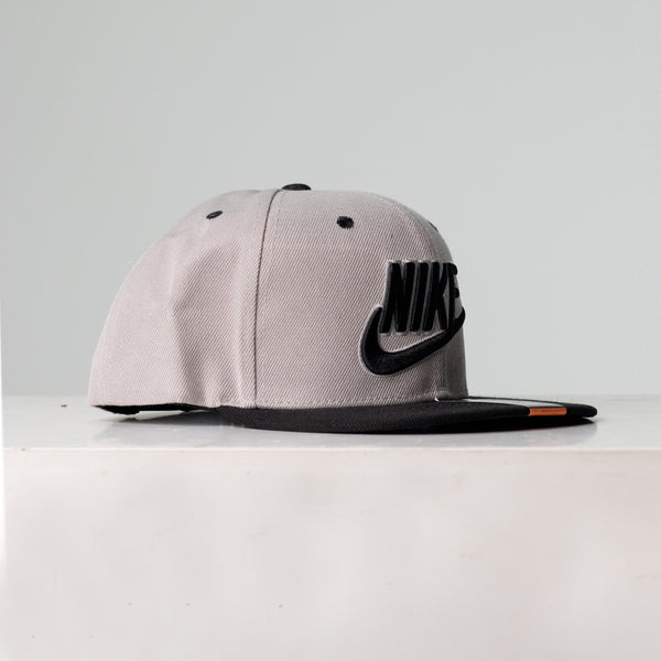 Gorra Beige Nike 501-3