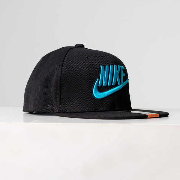 Gorra Negra Logo Azul Nike 501-6