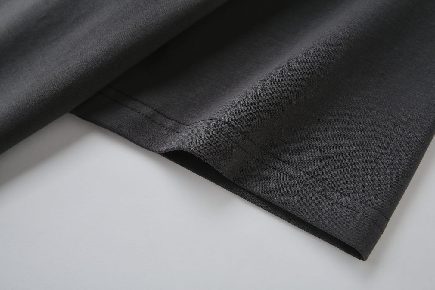 Camiseta 66642 Estampada Gris Oscuro Para Hombre