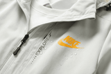 Chaqueta Deportiva Crema Para Hombre Ref. 6266