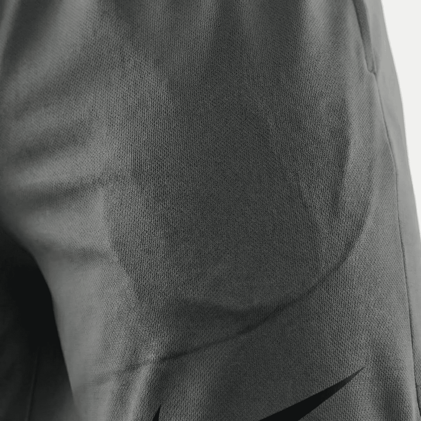 Pantaloneta Deportiva Gris Oscuro Para Hombre Ref. PAN07