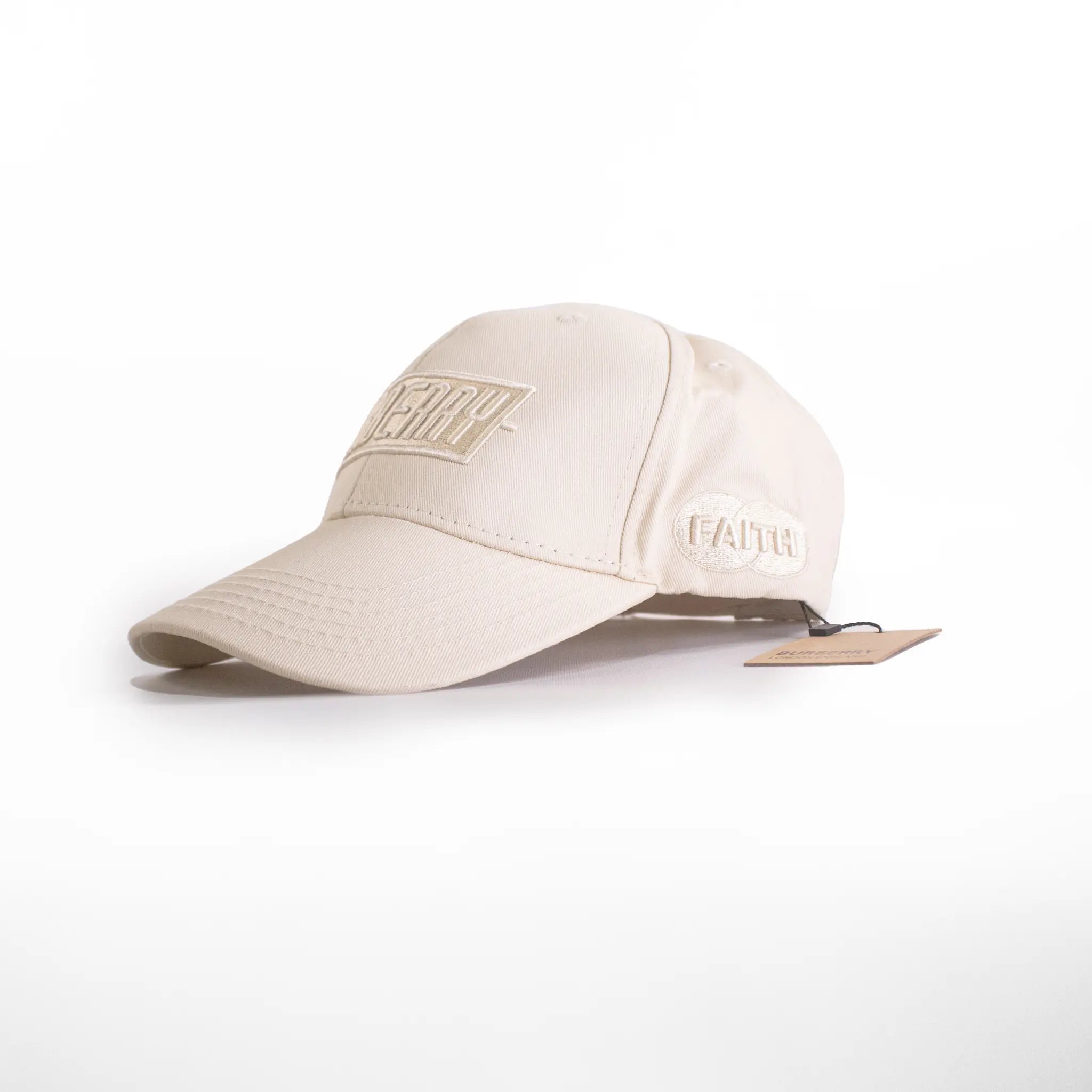 Burberry top gorra zapatos